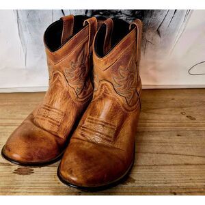 Dingo Brown Ankle Boots